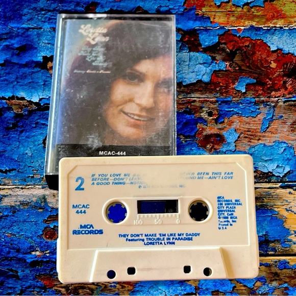 Loretta Lynn — They Don't Make 'Em Like My Daddy Cassette Tape - Picture 4 of 5